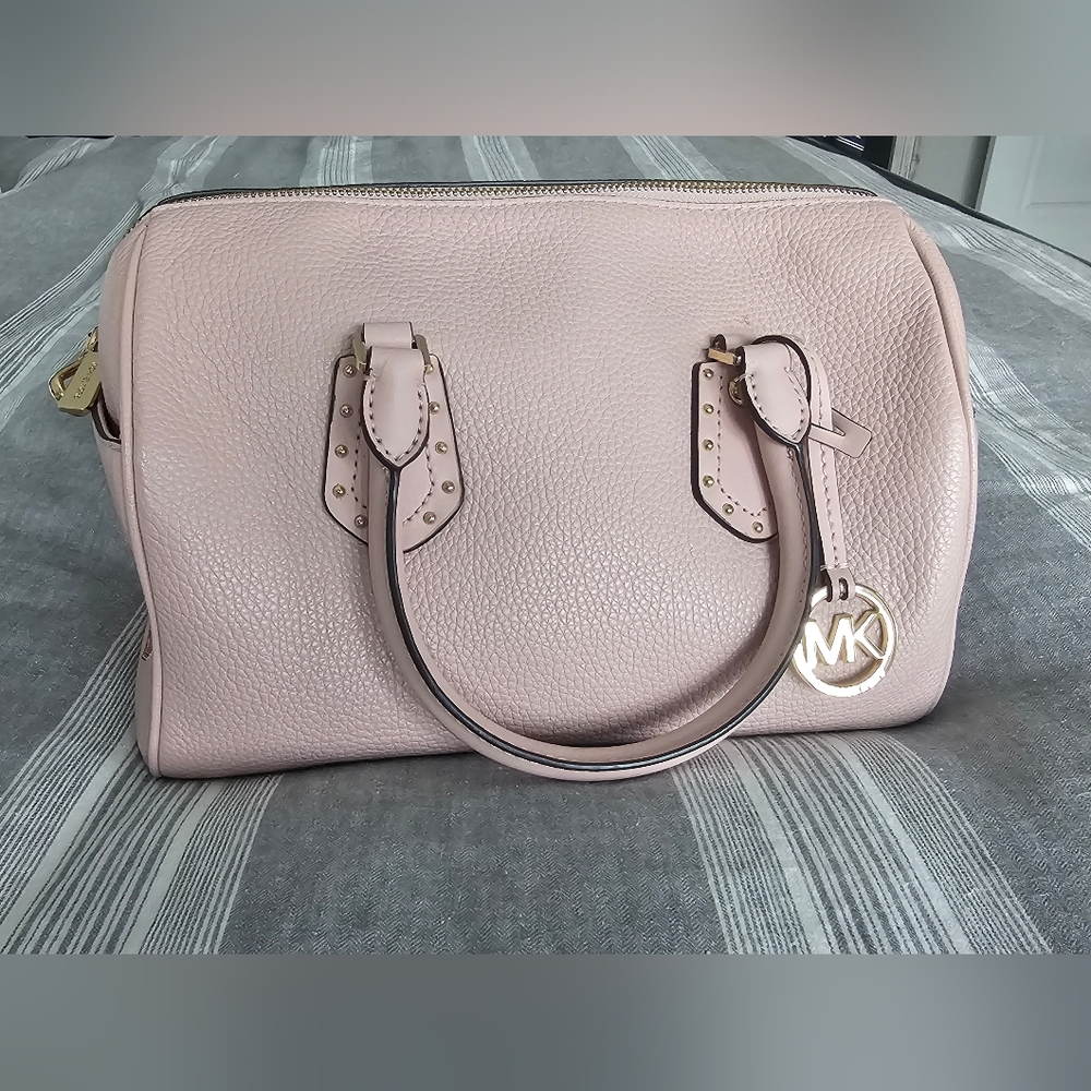 Michael Kors handbag and matching wallet